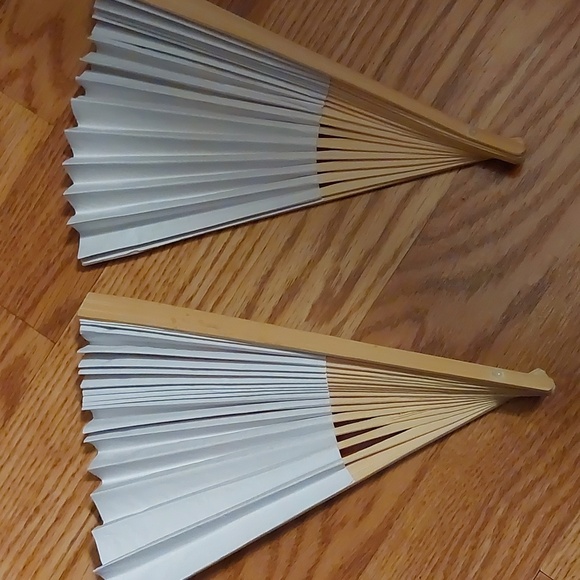 Set of 2 folding fans - Picture 2 of 5